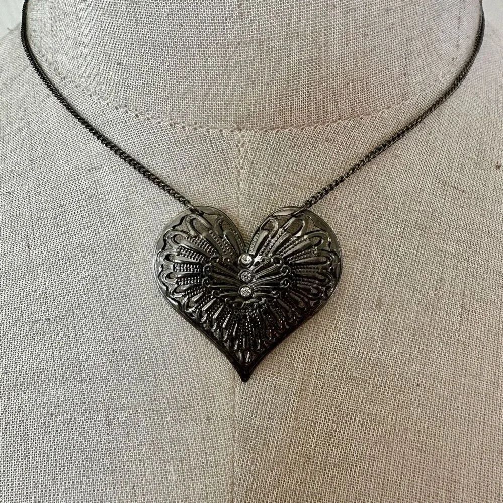 Grey rhinestone pendant necklace